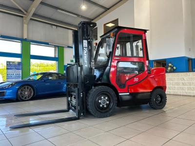 YangFT 3 Tonne ( 3 Mast ) Forklift