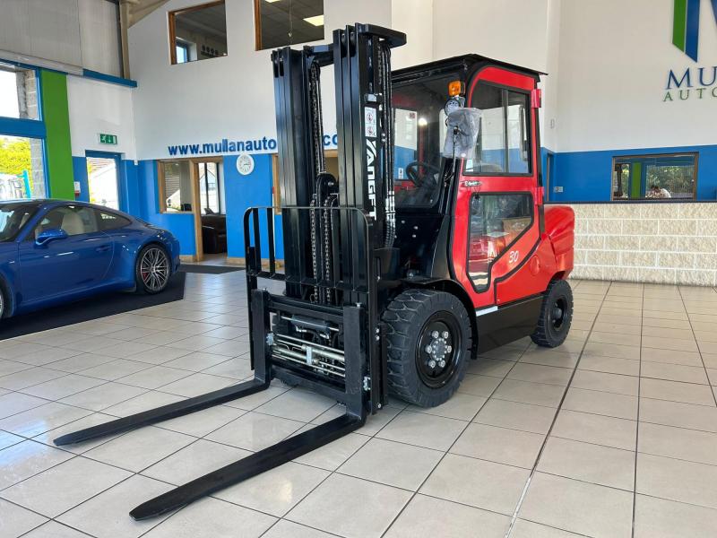 YangFT 3 Tonne ( 3 Mast ) Forklift