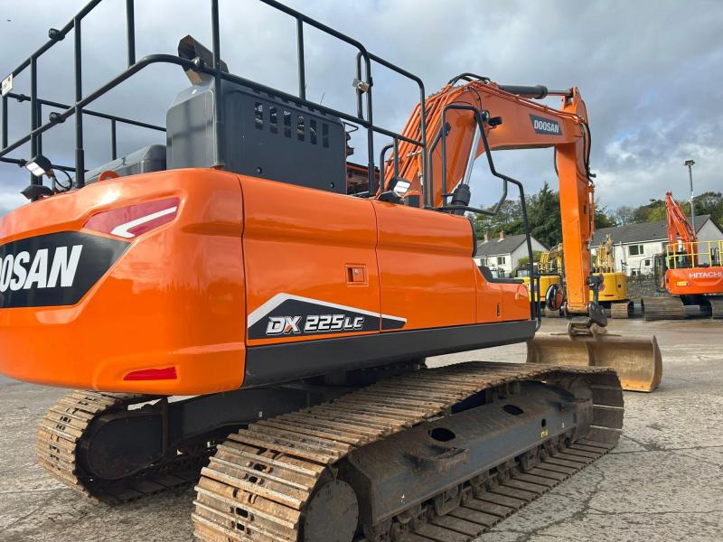 Doosan DX225 SALE AGREED