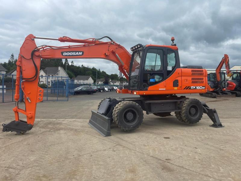 Doosan DX160W