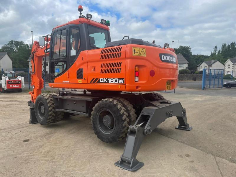 Doosan DX160W