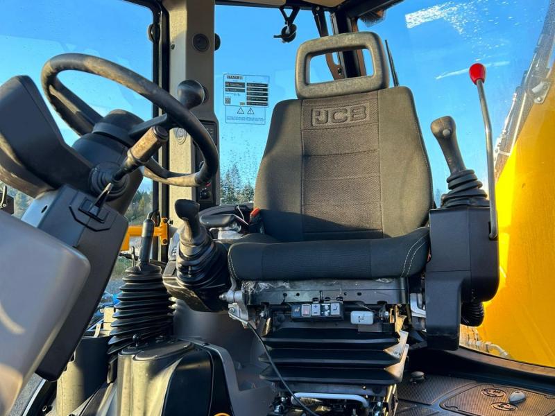 JCB 3CX Easy Joystick Control