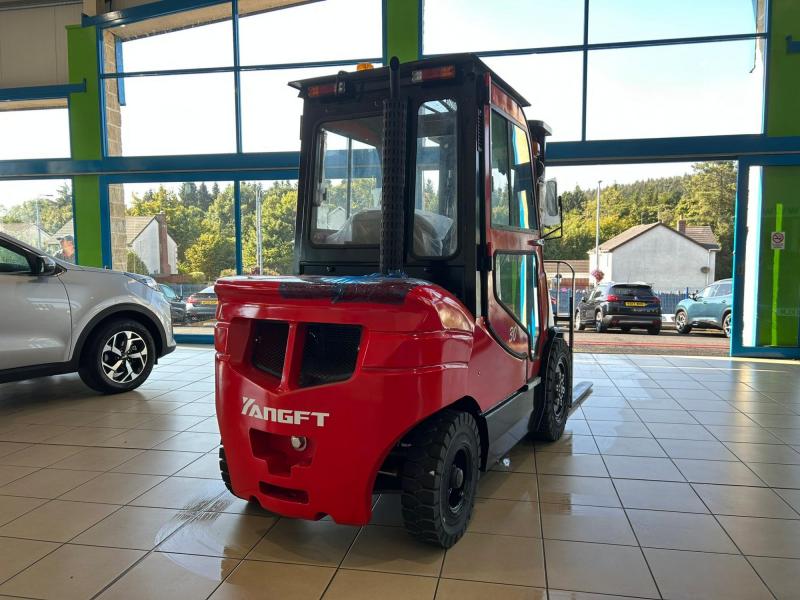 YangFT 3 Tonne ( 3 Mast ) Forklift