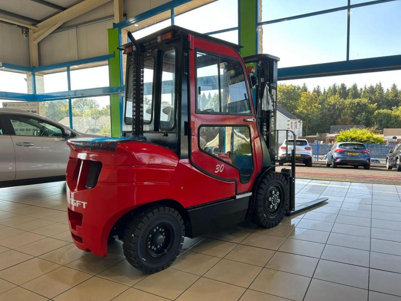 YangFT 3 Tonne ( 3 Mast ) Forklift