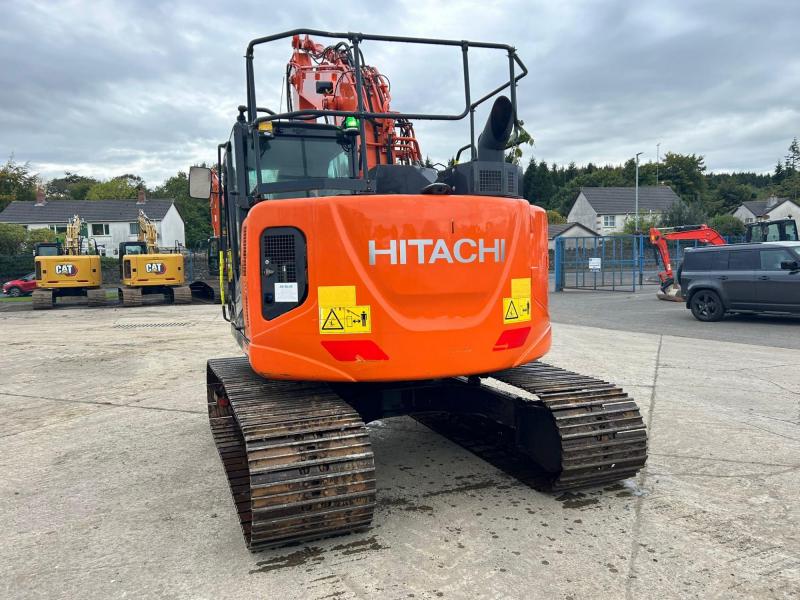 Hitachi ZX135 US-6