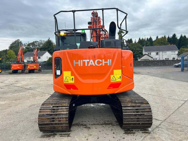 Hitachi ZX135 US-6