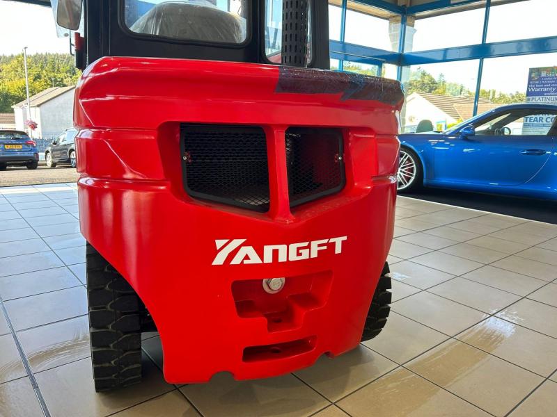 YangFT 3 Tonne ( 3 Mast ) Forklift