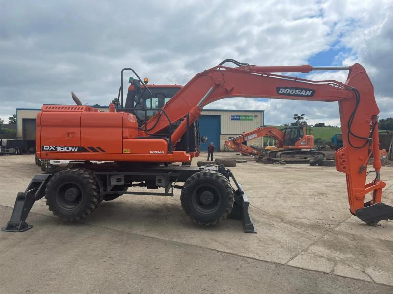 Doosan DX160W