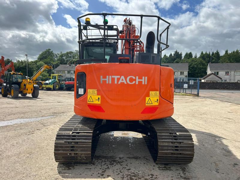 Hitachi ZX135 US-6