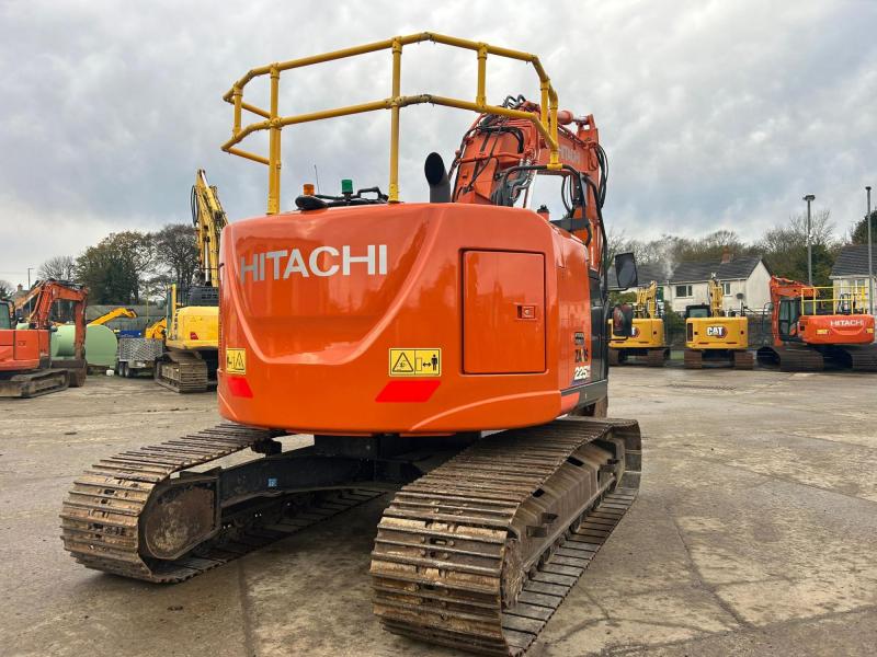 Hitachi ZX225 USLC-6