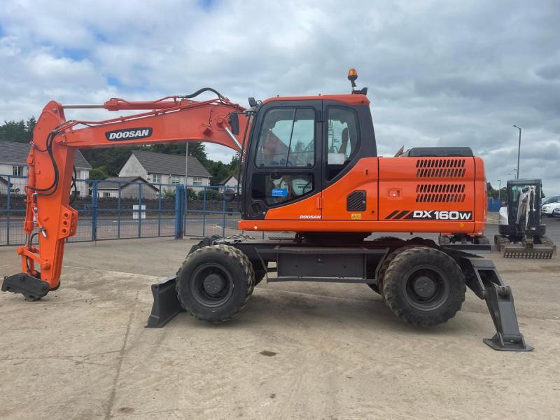 Doosan DX160W