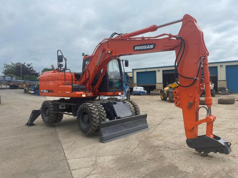 Doosan DX160W